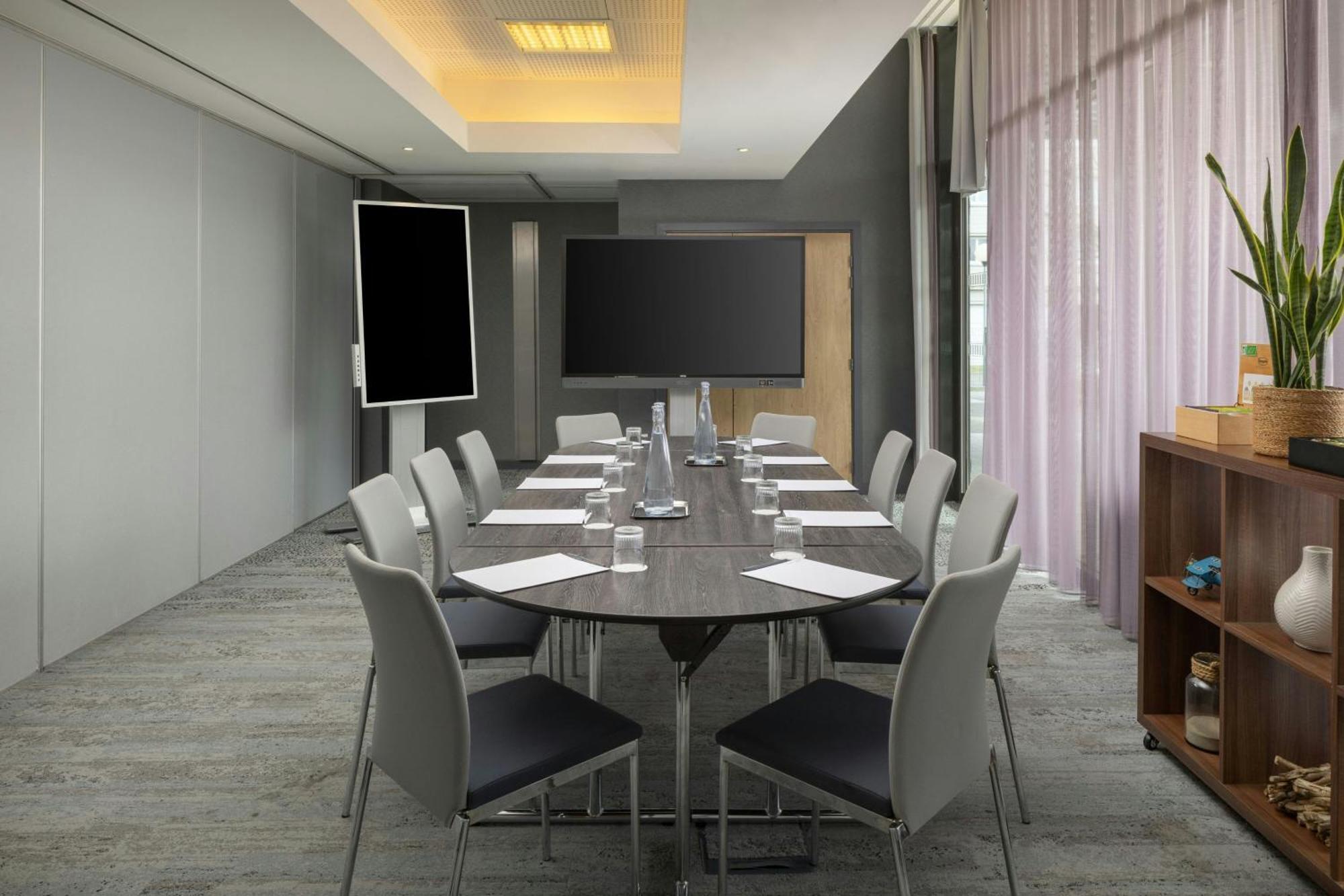 Courtyard By Marriott Toulouse Airport Hotel Exterior photo