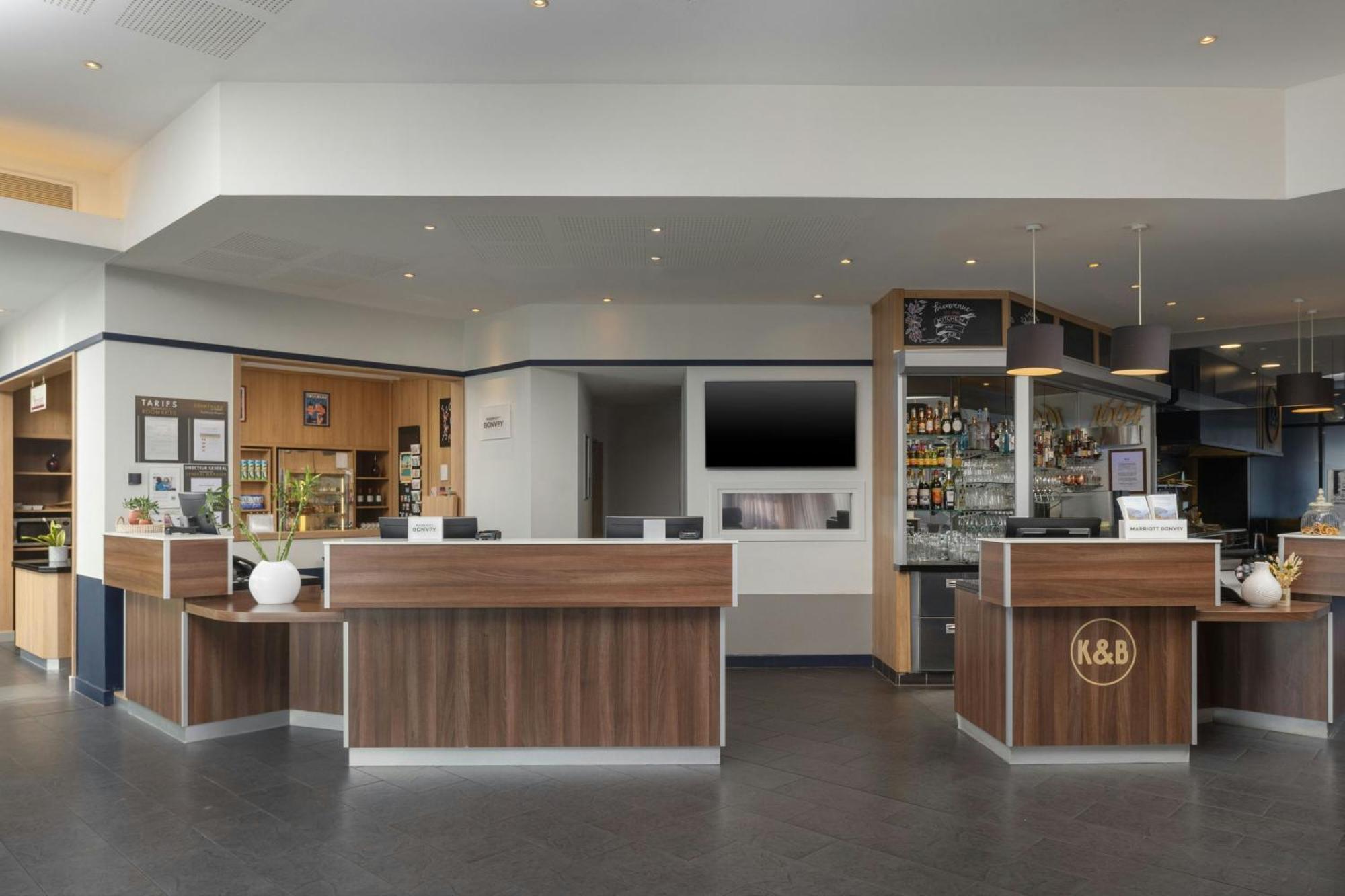 Courtyard By Marriott Toulouse Airport Hotel Exterior photo